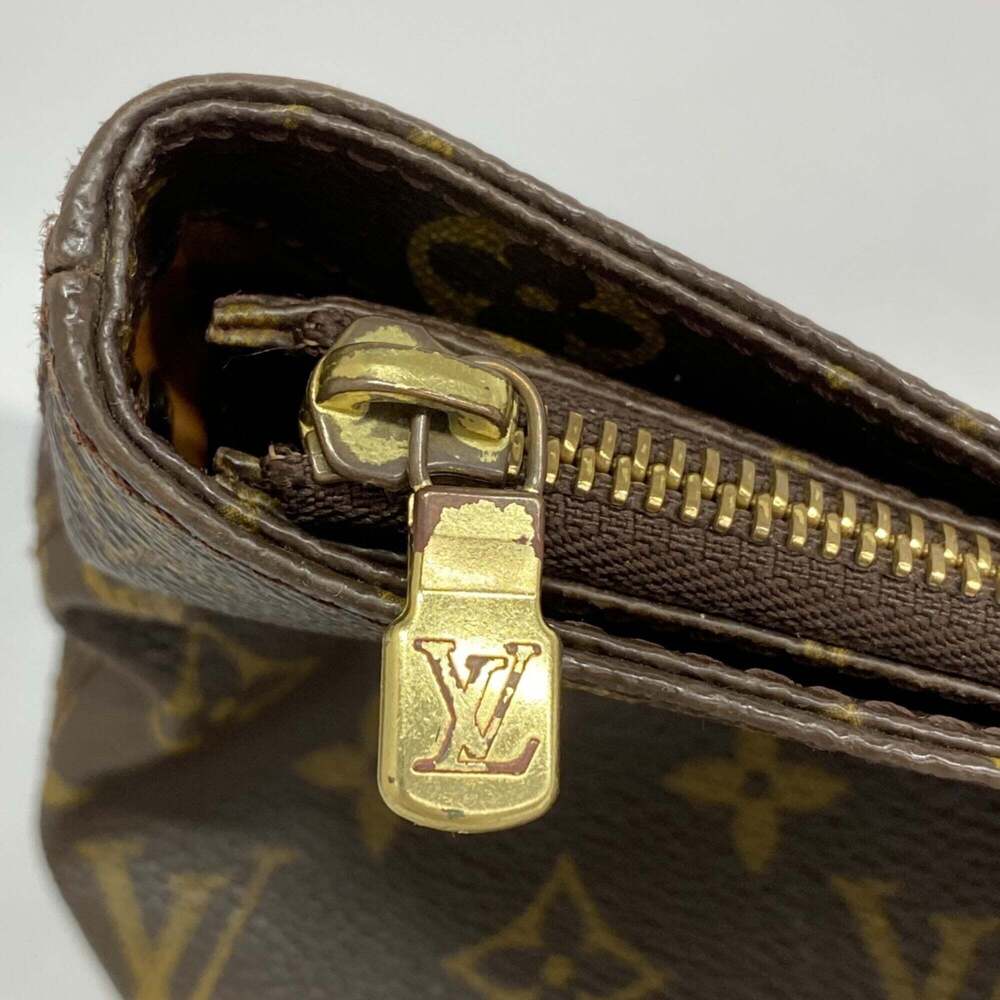LOUIS VUITTON Brown Monogram Tote Bag - Picture 8 of 11